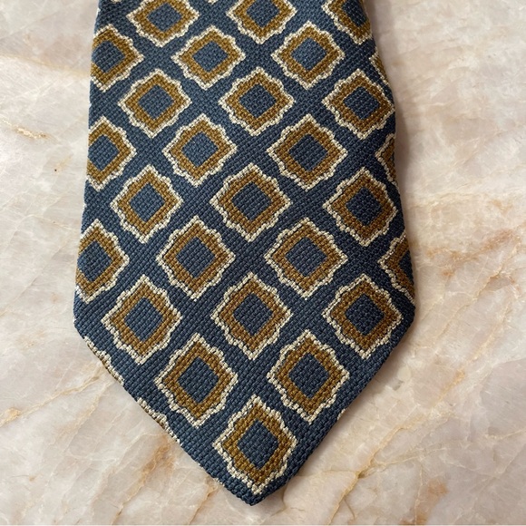 Giorgio Armani Cravatte 100% Silk Tie - Picture 1 of 4